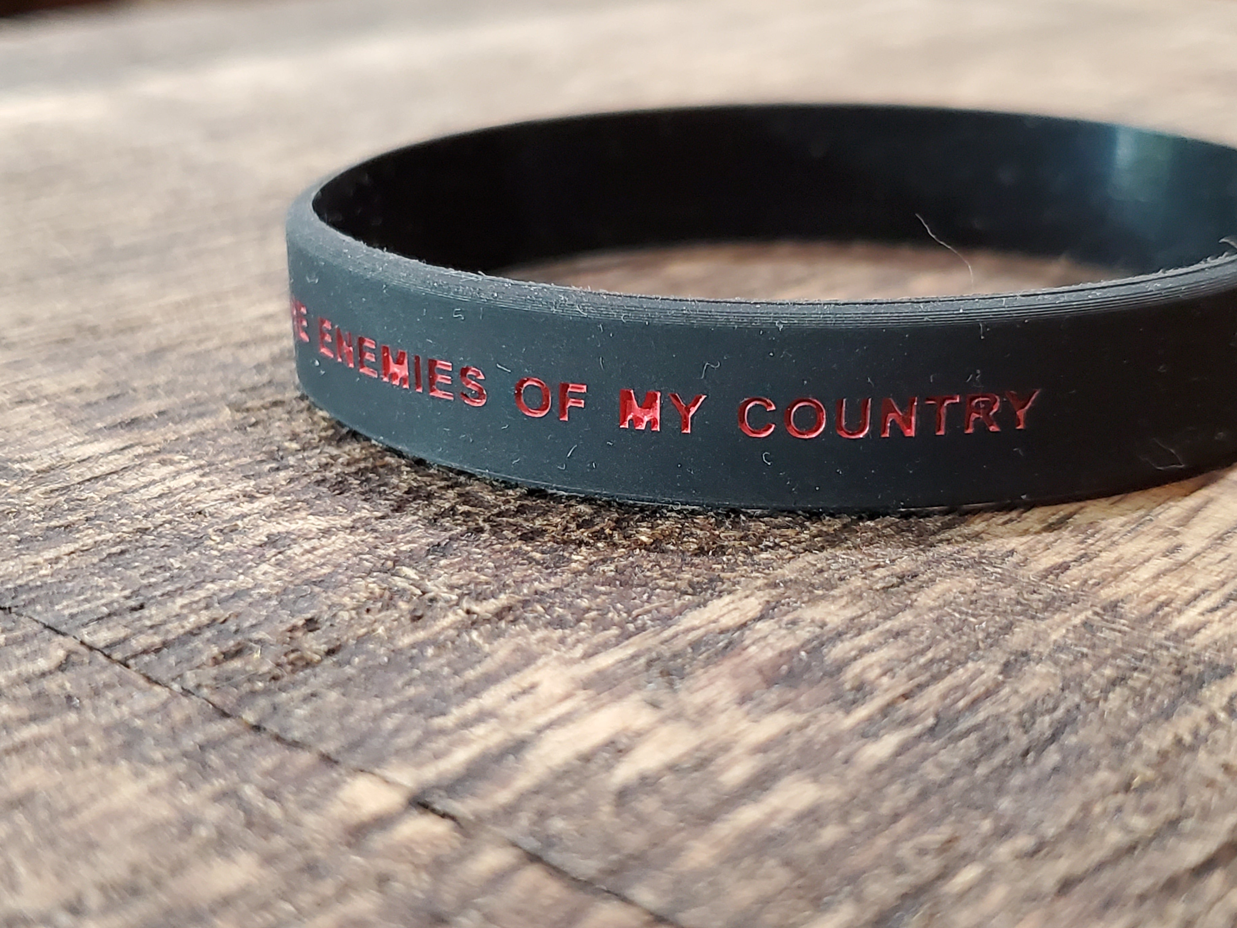 Bracelet en silicone incrusté argent Rangers FC noir Bracelet en silicone incrusté argent Rangers FC noir